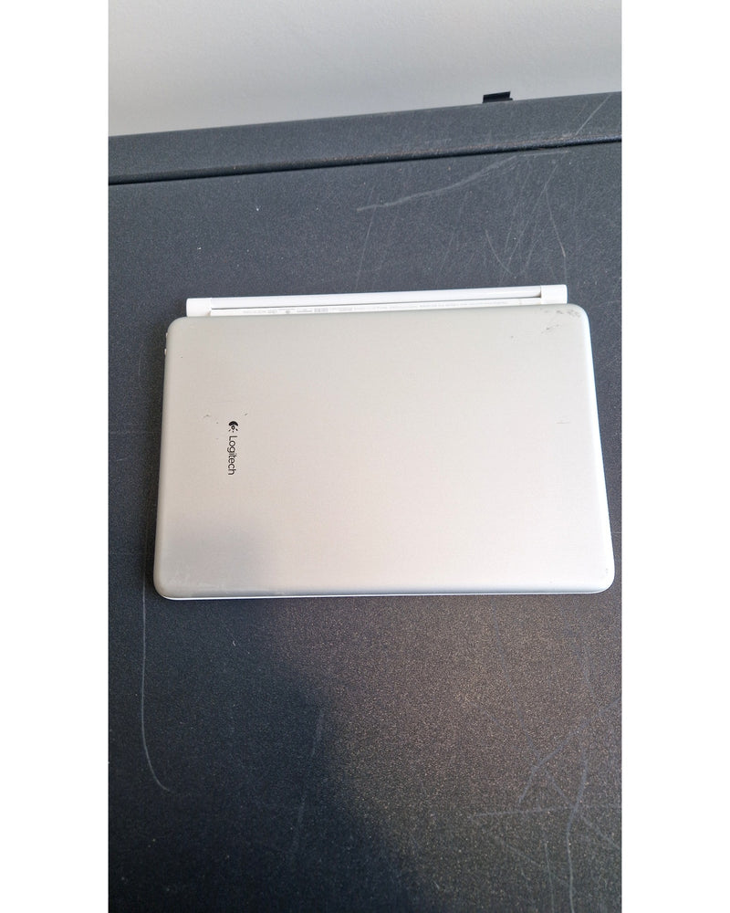 LOGITECH Ultrathin Mini iK700 - Keyboards - Like New w/ Original Box - Image 2