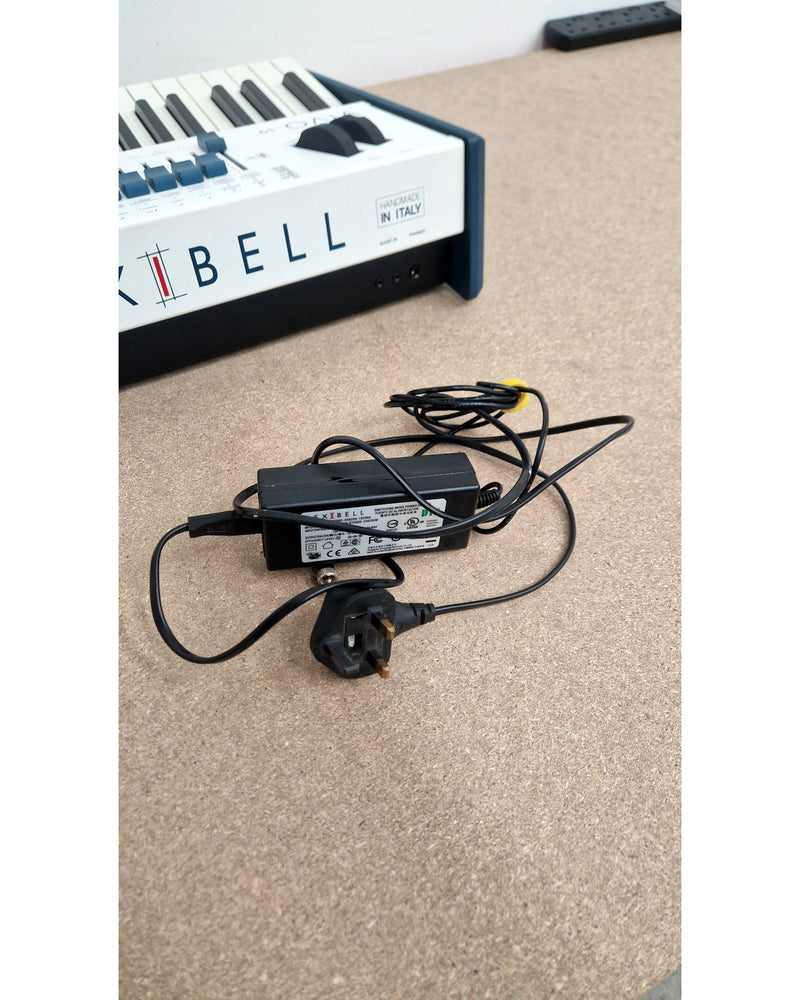 Dexibell VIVO S9 - Digital Piano - White - Like New w/ Power Supply, Original Box, Manuals - image 14