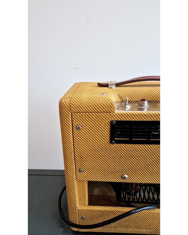 Fender 57 Champ - Guitar Amplifiers - Very Good w/ Soft Case - Image 8