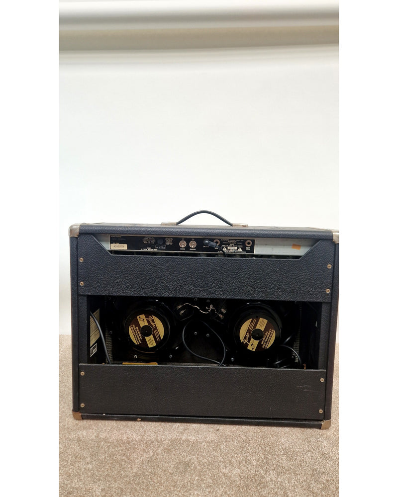 Fender Twin Reverb 2000 - Guitar Amplifier - Good w/ footswitch - image 15
