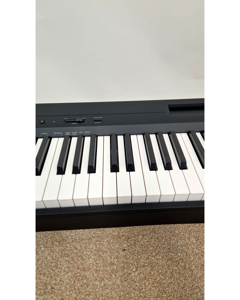 Yamaha P-145 - Digital Piano - Excellent w/ Power Supply, Manuals, sustain pedal - image 6