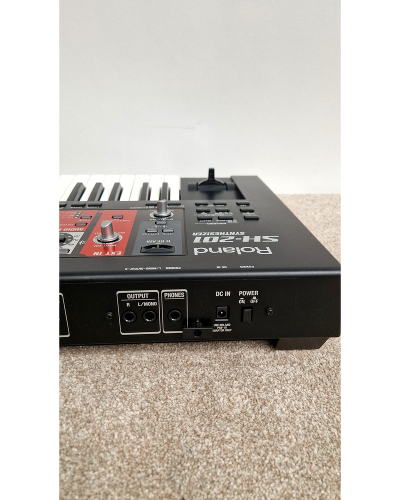 Roland SH-201 - Synthesizer Keyboards - Excellent w/ Soft Case & Power Supply - image 10