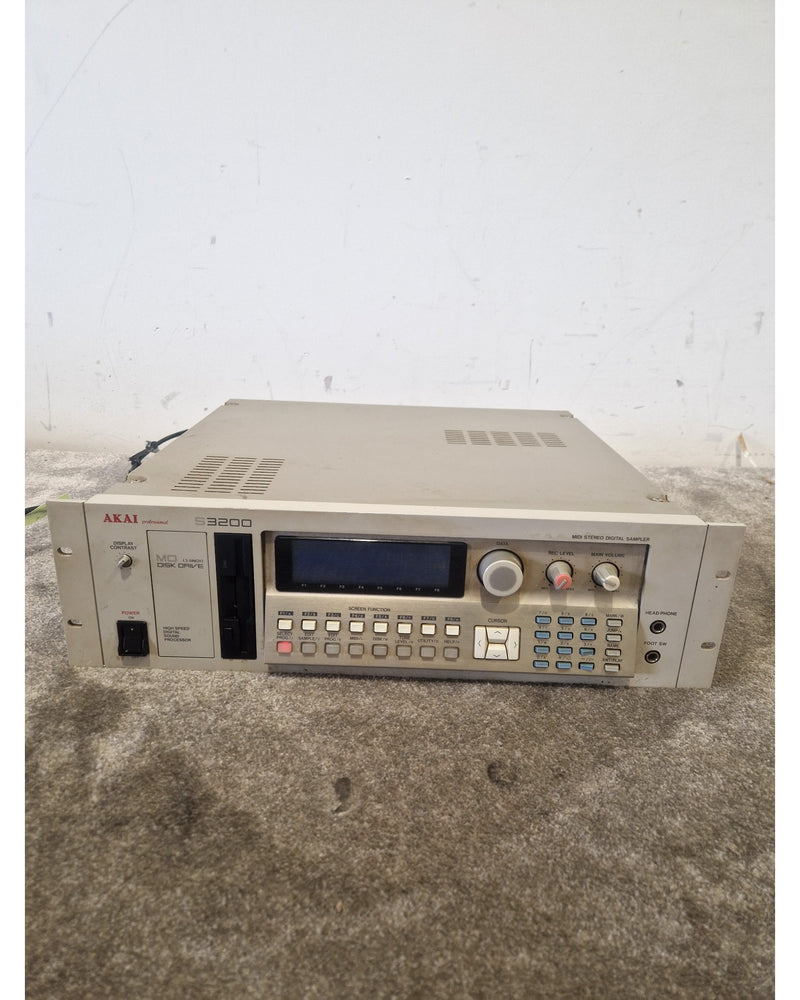 Akai S3200 - Audio Sampler - Fair - Image 5