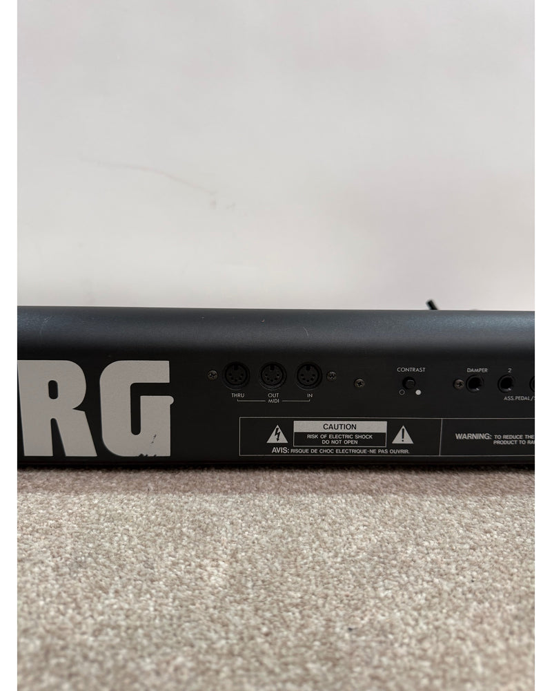 Korg M1 - Synthesizer - Black - Fair w/ Hard Case - image 10