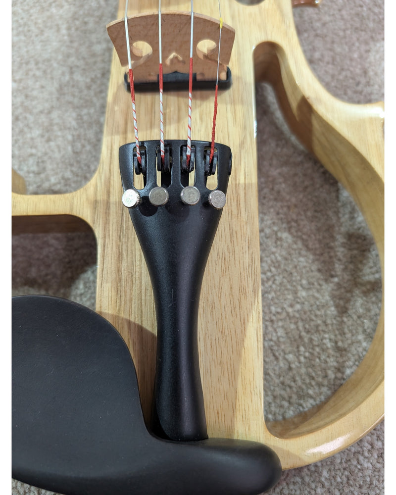 Gear4music Electric Violin - Violins & Strings - Natural - Excellent w/ Hard Case & Key to the hardcase - image 7