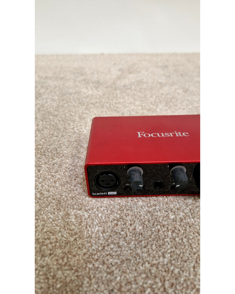 Focusrite Scarlett Solo - Audio Interface - Red - Excellent - image 3