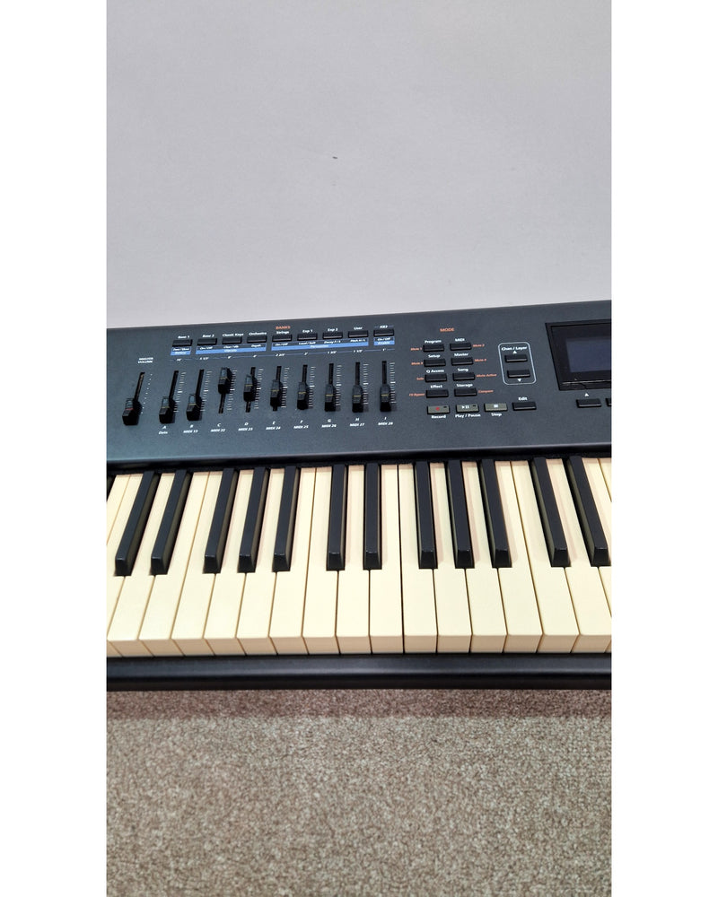 Kurzweil PC3A8 - Synthesizer - Black - Fair - image 12
