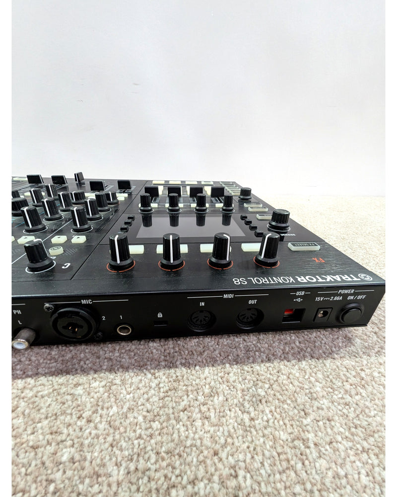Traktor Kontrol S8 - DJ Equipment - Black - Good - image 12