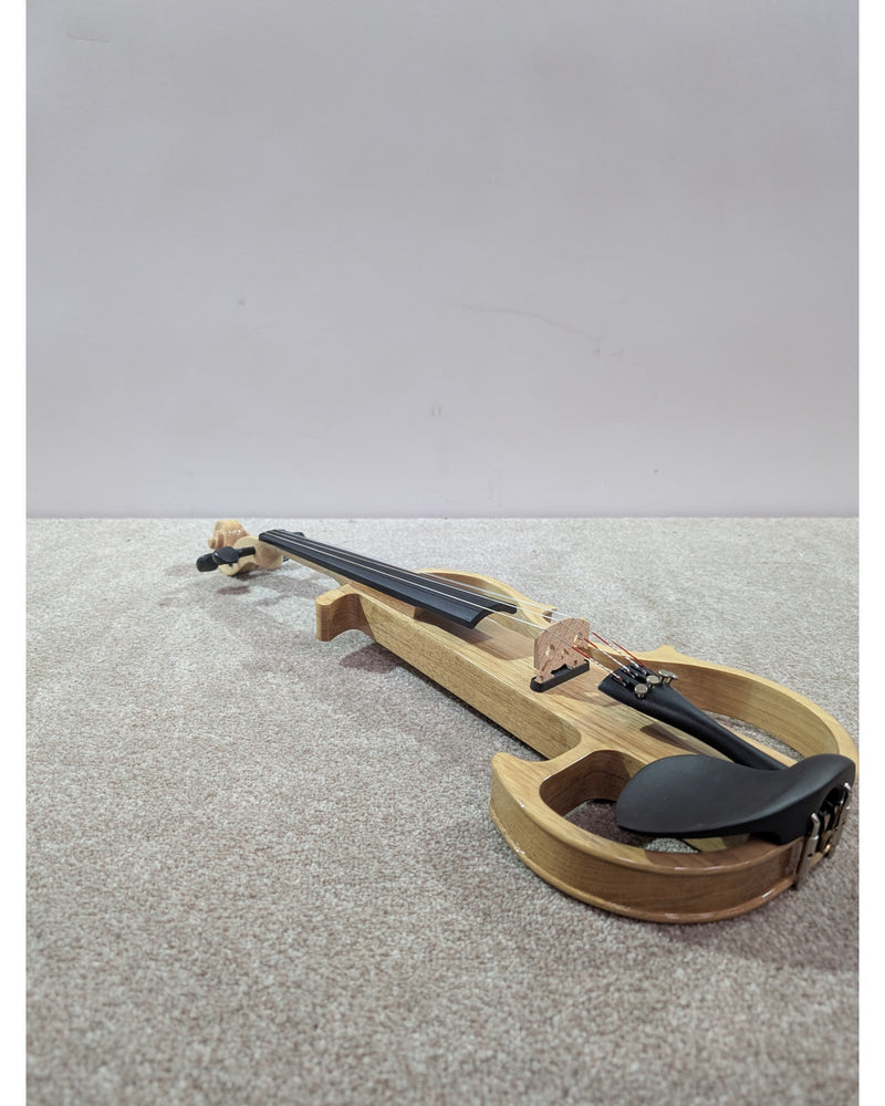 Gear4music Electric Violin - Violins & Strings - Natural - Excellent w/ Hard Case & Key to the hardcase - image 4