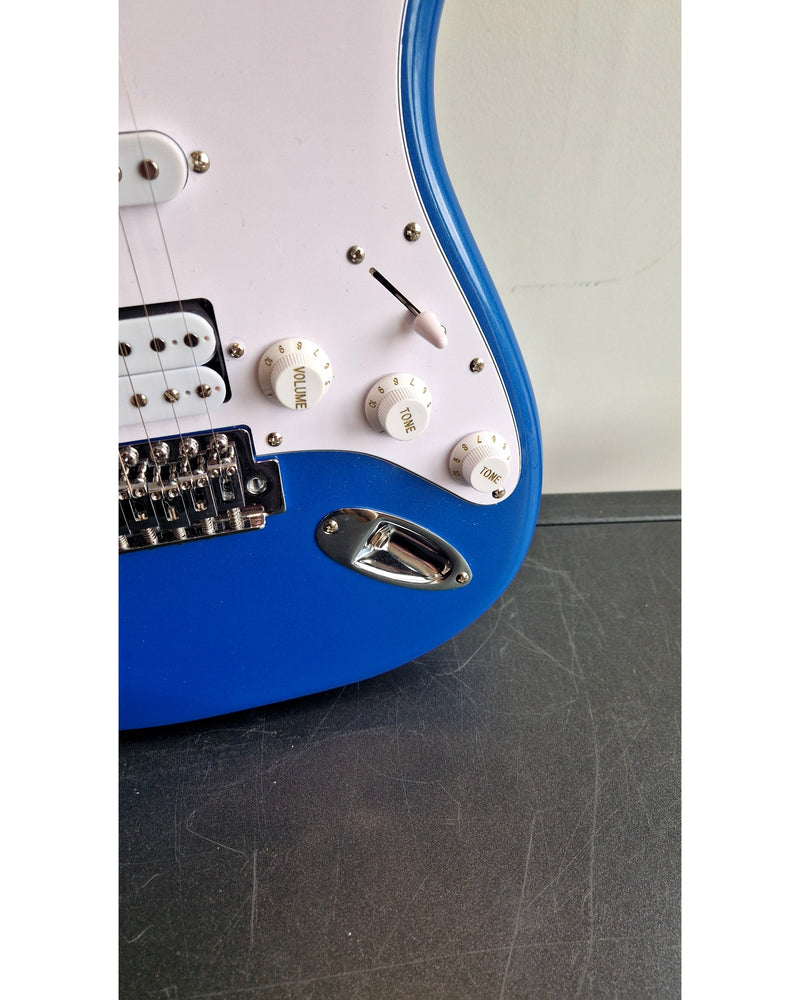 Eastcoast ST2 - Electric Guitars - Blue - Like New w/ Original Box & Tremolo arm - Image 18