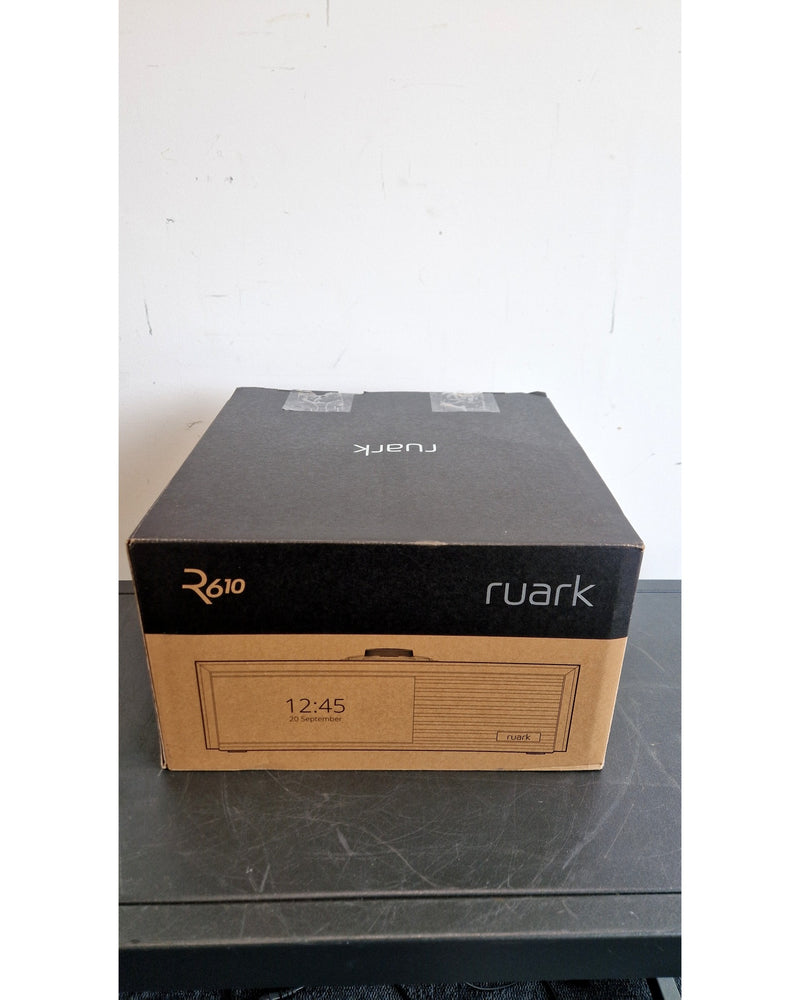 Ruark R610 - Hi-Fi - Walnut - Like New w/ Original Box & Soft Case - image 2