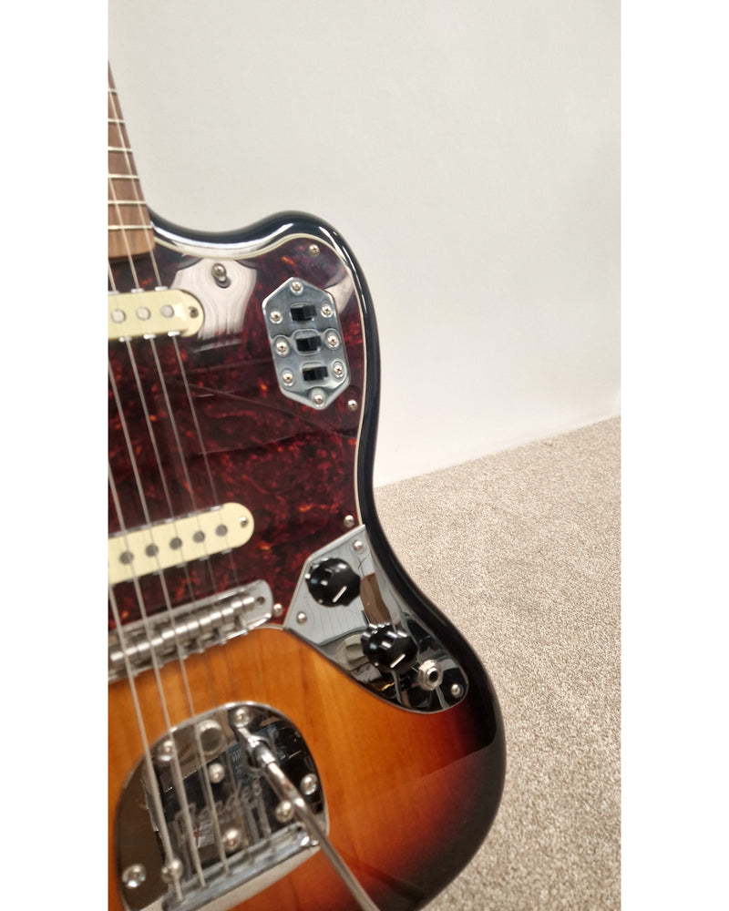 Fender Jaguar - Electric Guitars - 3-Colour Sunburst - Very Good w/ Soft Case - image 2