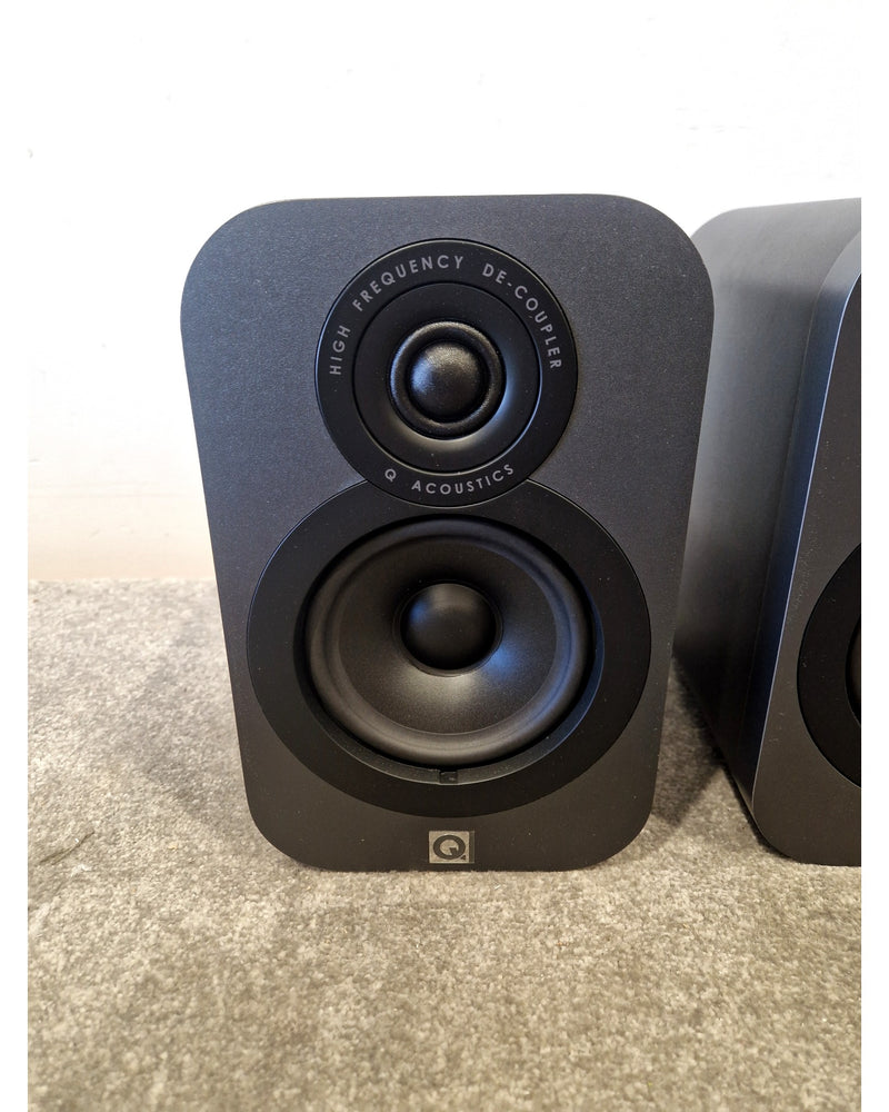 Q Acoustics 3010 HI-FI Speaker Pair - Black HI-FI Speakers - Compact Design - Excellent w/ & tags - Image 11