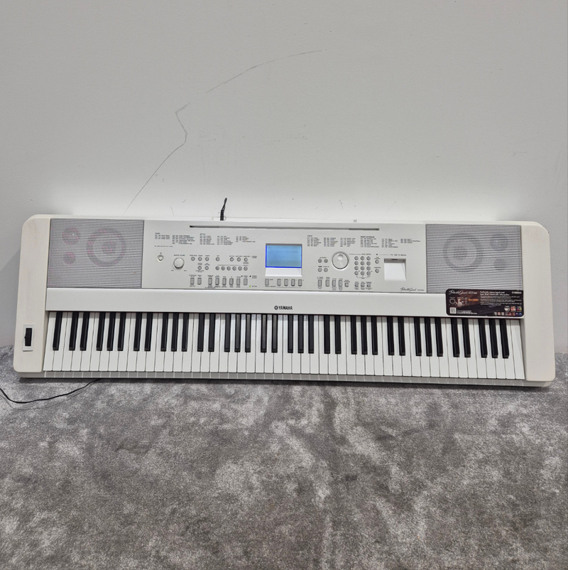 Yamaha DGX660 Keyboard - 88 Weighted Keys - Fair w/ Power Supply - Image 14