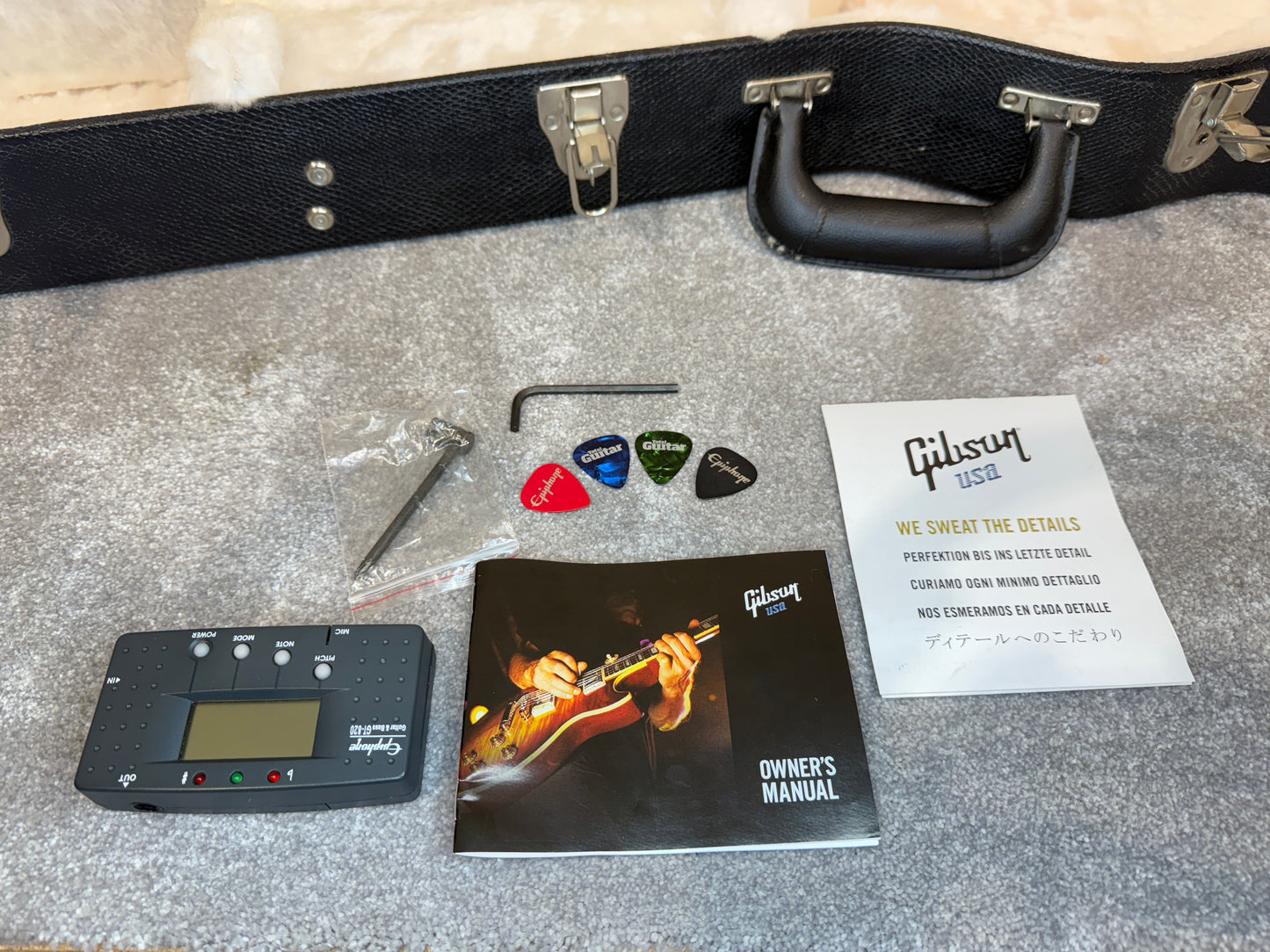 Gibson Les Paul Studio Deluxe II '60s Flame Top Electric Guitar Heritage Cherry - Gibson Hard Case