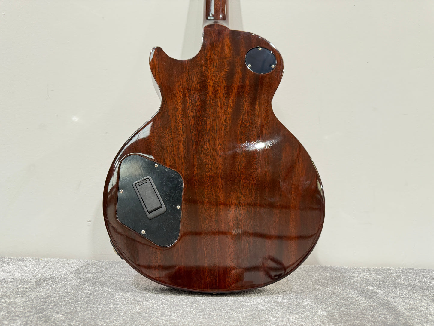 Gibson Les Paul Studio Deluxe II '60s Flame Top Electric Guitar Heritage Cherry - Gibson Hard Case