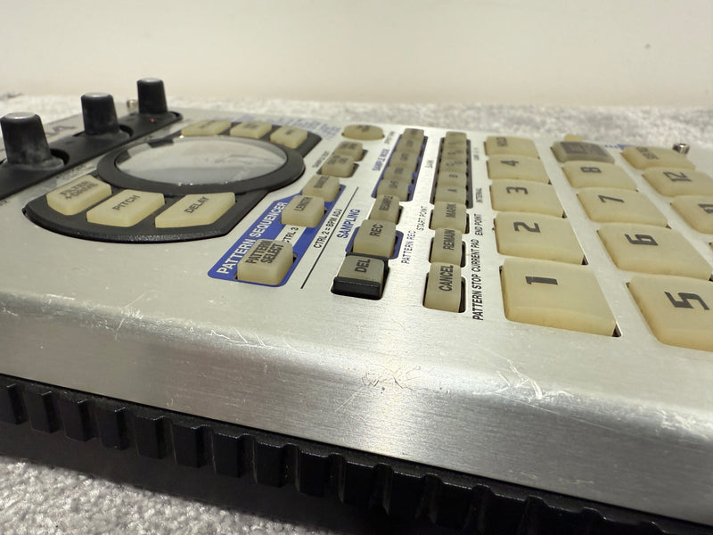 Roland SP-404 (MK1) Electronic Sampler  w/ Original Power Supply - Image 4