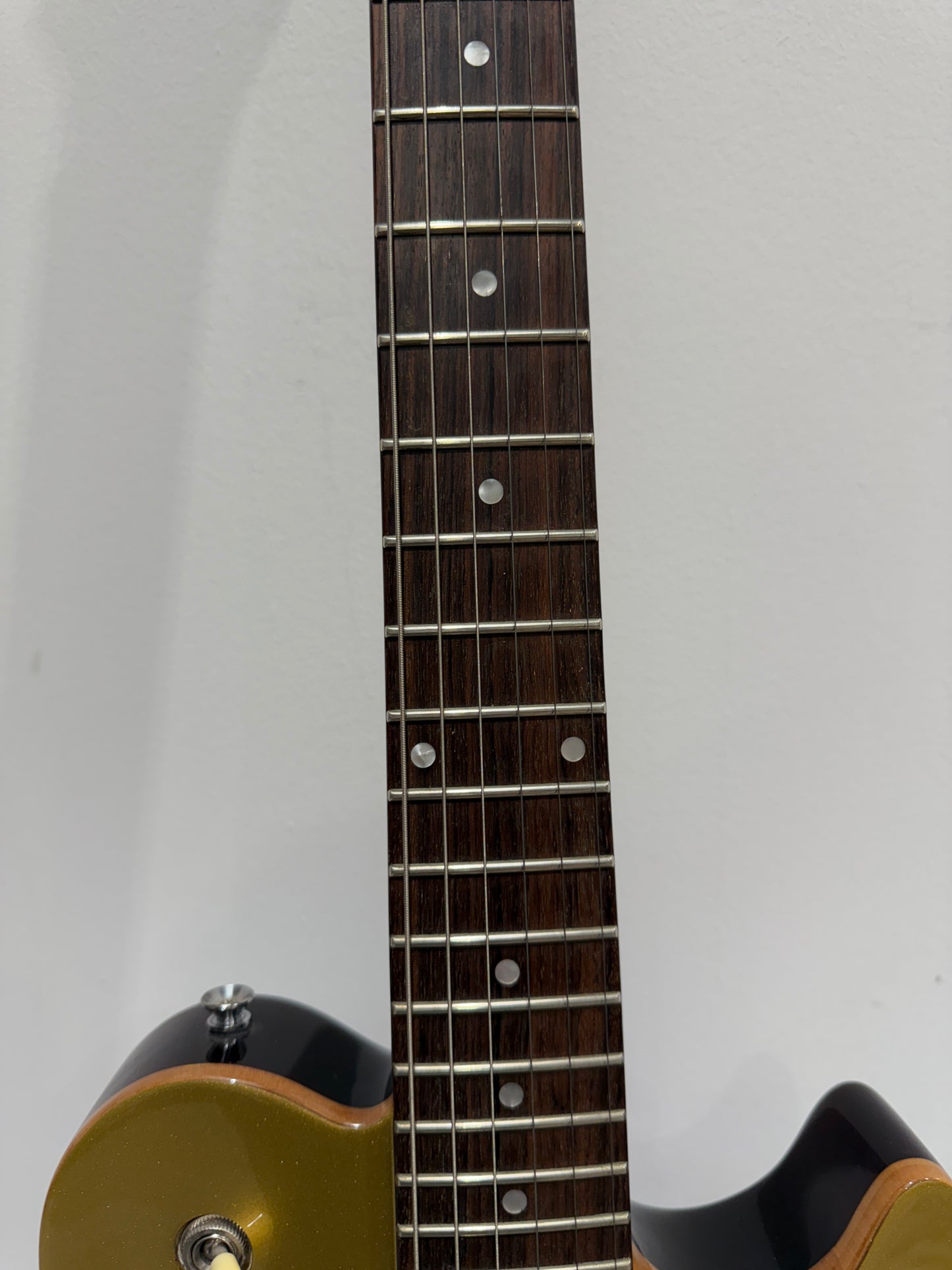Line 6 James Tyler Variax JTV-59P Modelling Electric Guitar - Gold Top