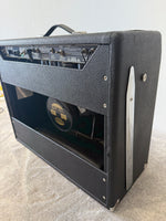 Fender '64 Vibroverb Custom Reissue Combo Amp – Hand-Wired, Excellent Condition, Vintage Tone - Image 9