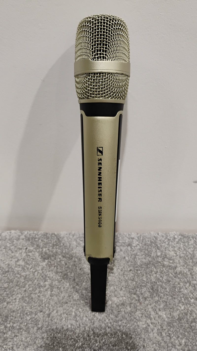 Wireless Battery Powered Microphone - Image 3