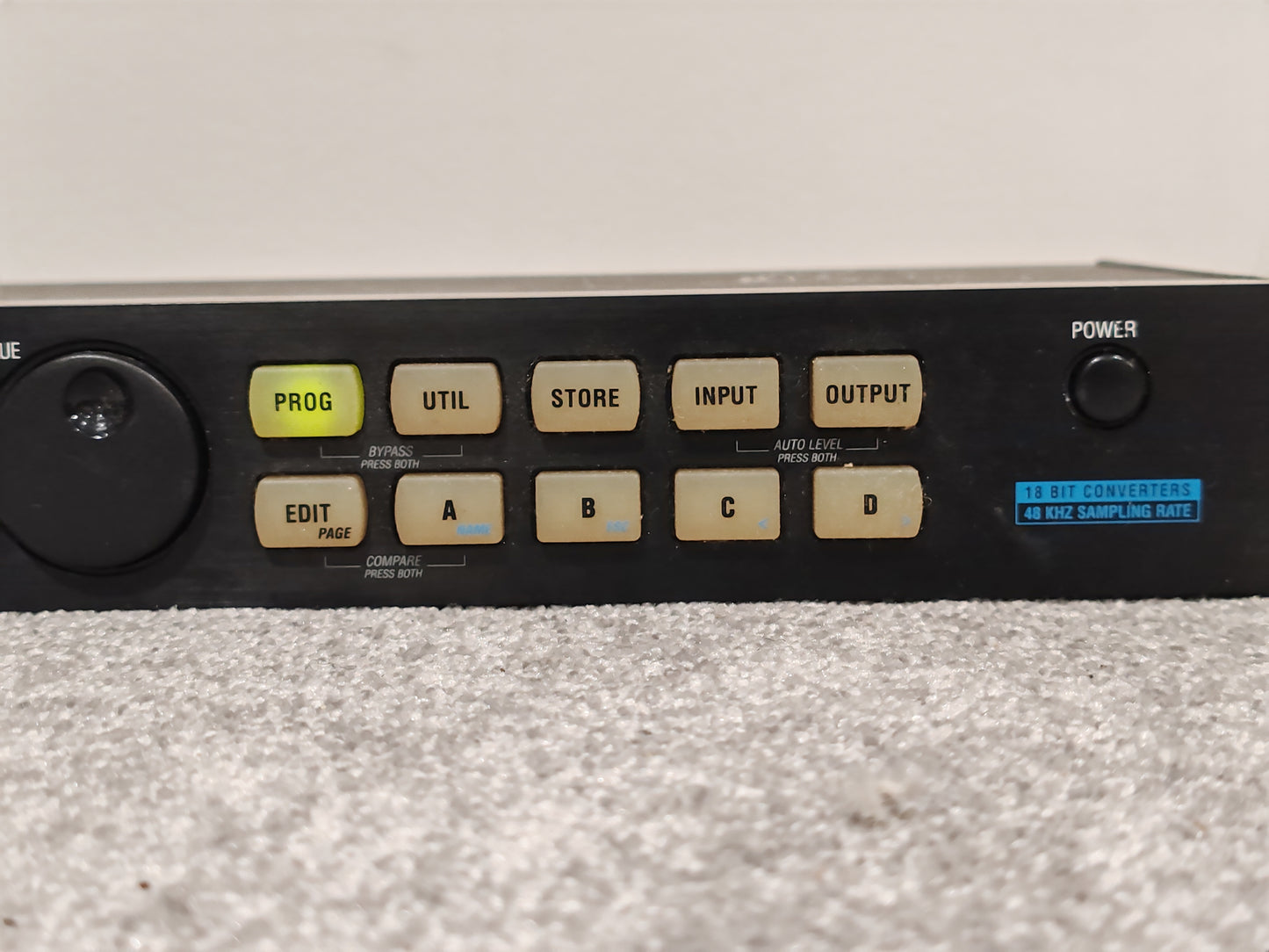 Alesis MidiVerb 4 - Advanced 18 Bit Fully Integrated Signal Processing