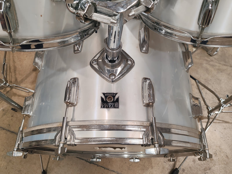 Tama Imperialstar 5 Piece Drumkit with 4 Piece Cymbal Set and Cowbell - Silver - Image 5