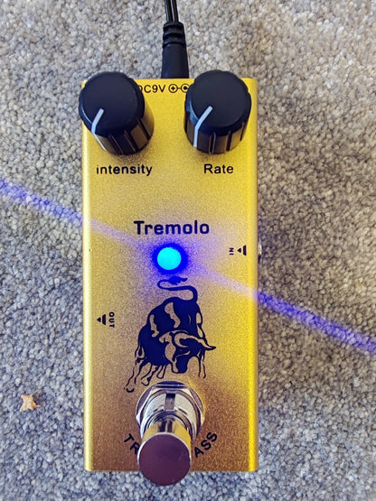 Tremolo Effects Pedal - True Bypass - Gold