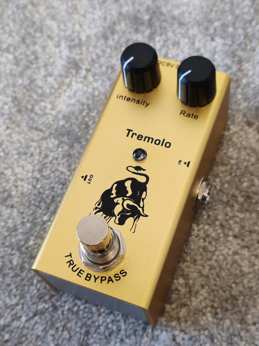 Tremolo Effects Pedal - True Bypass - Gold