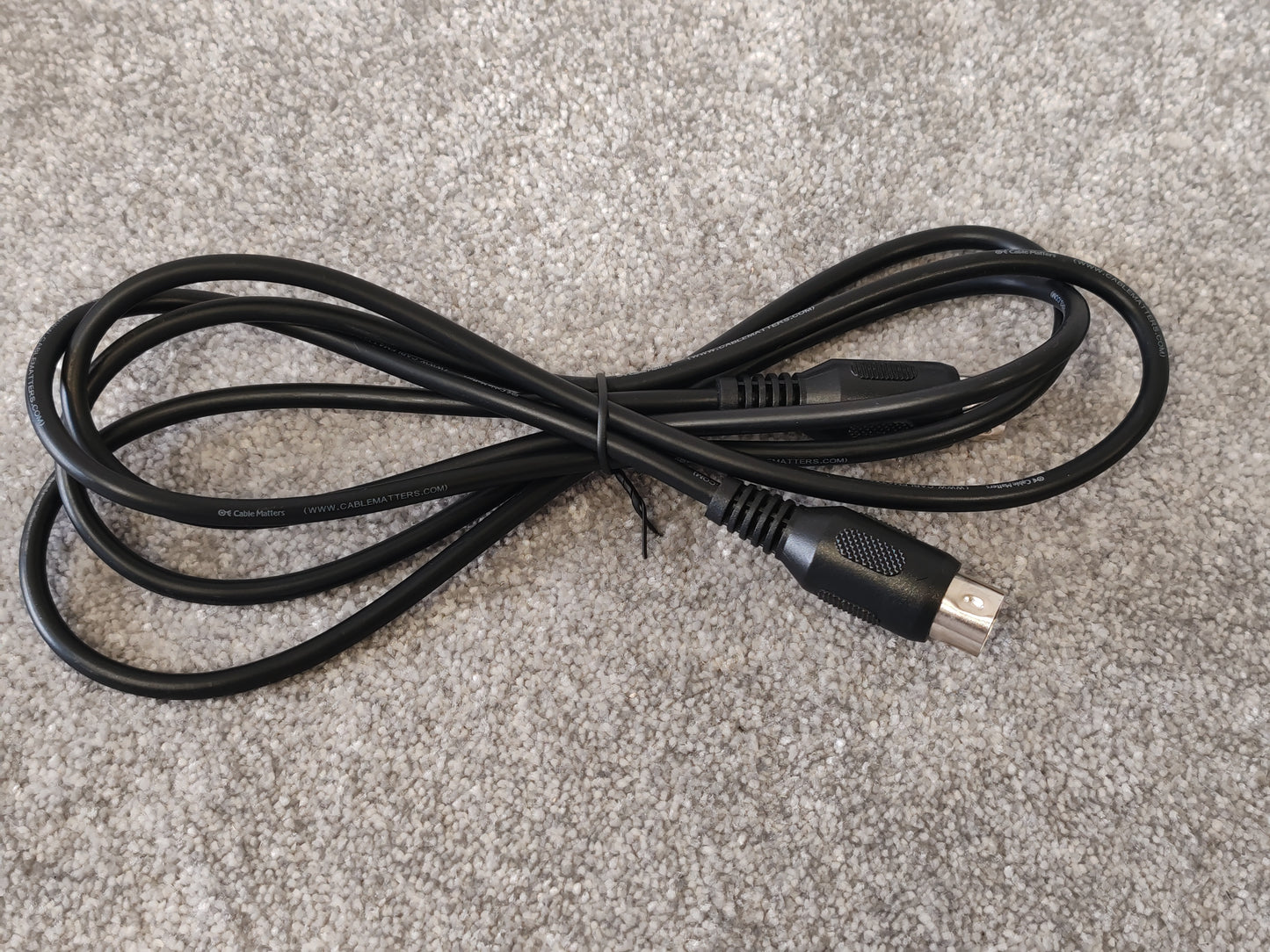5 MIDI Cables Various Lengths and Colours