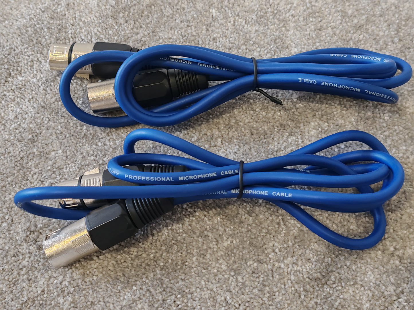 Selection of 6 XLR Cables, Brands including Van Damme, qtx, Lynx, Various Lengths and Colours