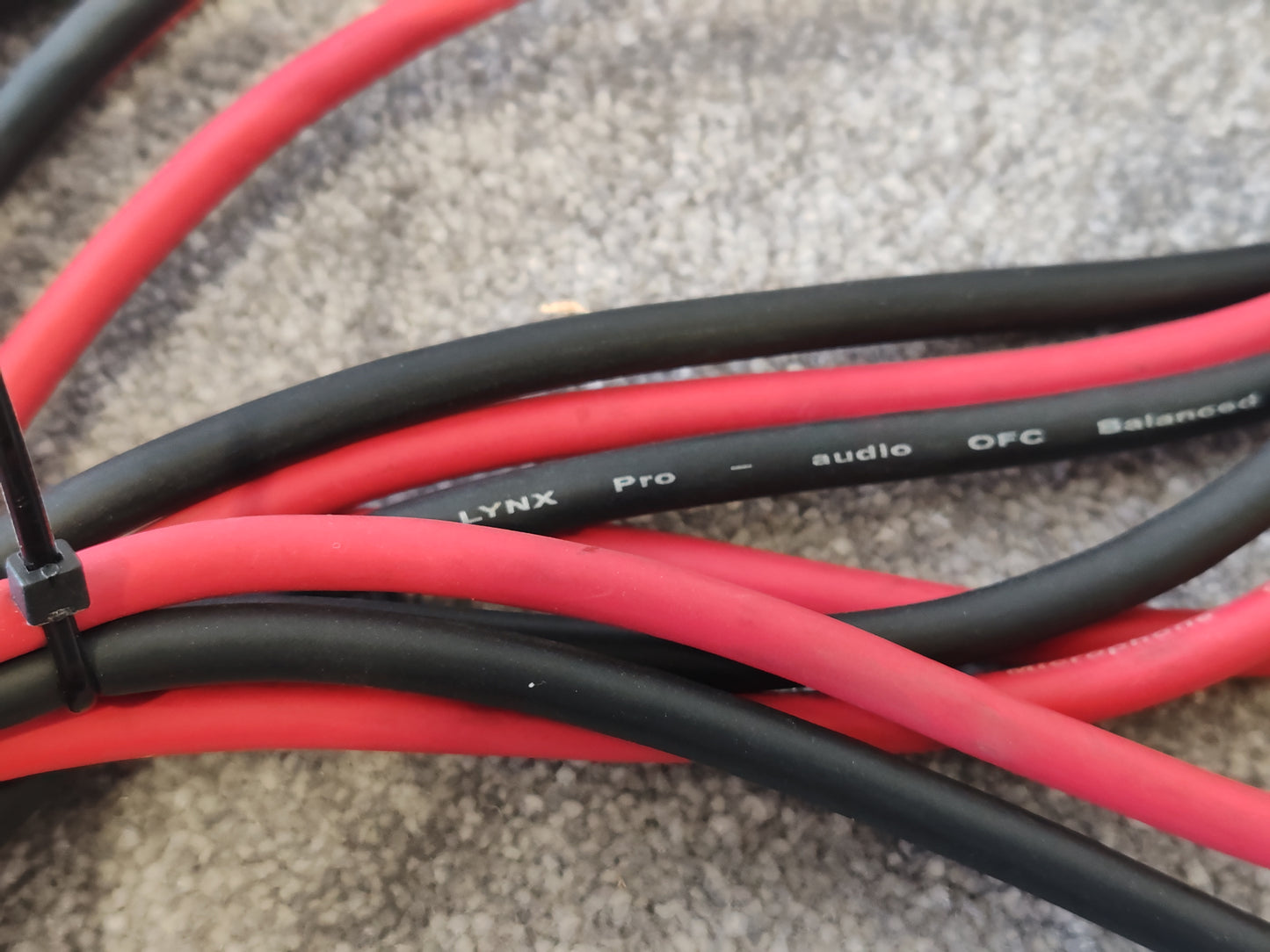 Selection of 6 XLR Cables, Brands including Van Damme, qtx, Lynx, Various Lengths and Colours