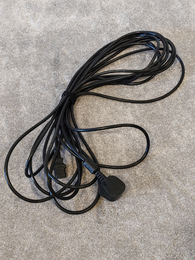 LINDY 10m UK Mains 3 Pin Plug to IEC C13 Power Cable - Image 1