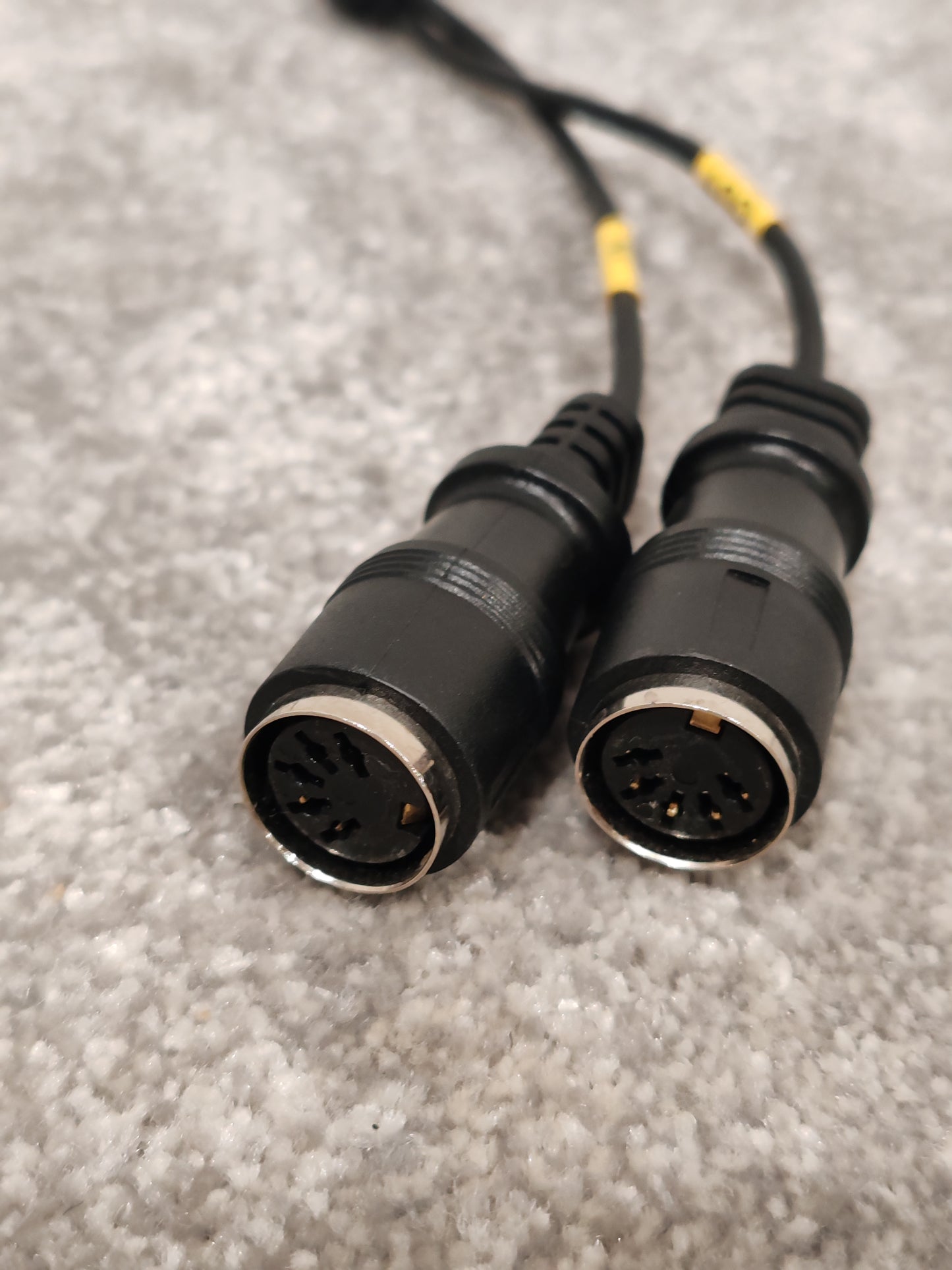 MIDI Breakout Cable 6 Pin Din - MIDI Y Splitter - 50cm