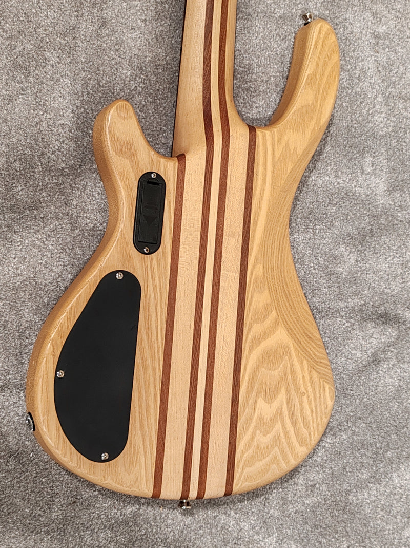 Blast Active 4 String Bass Guitar - High Quality Build - Image 4