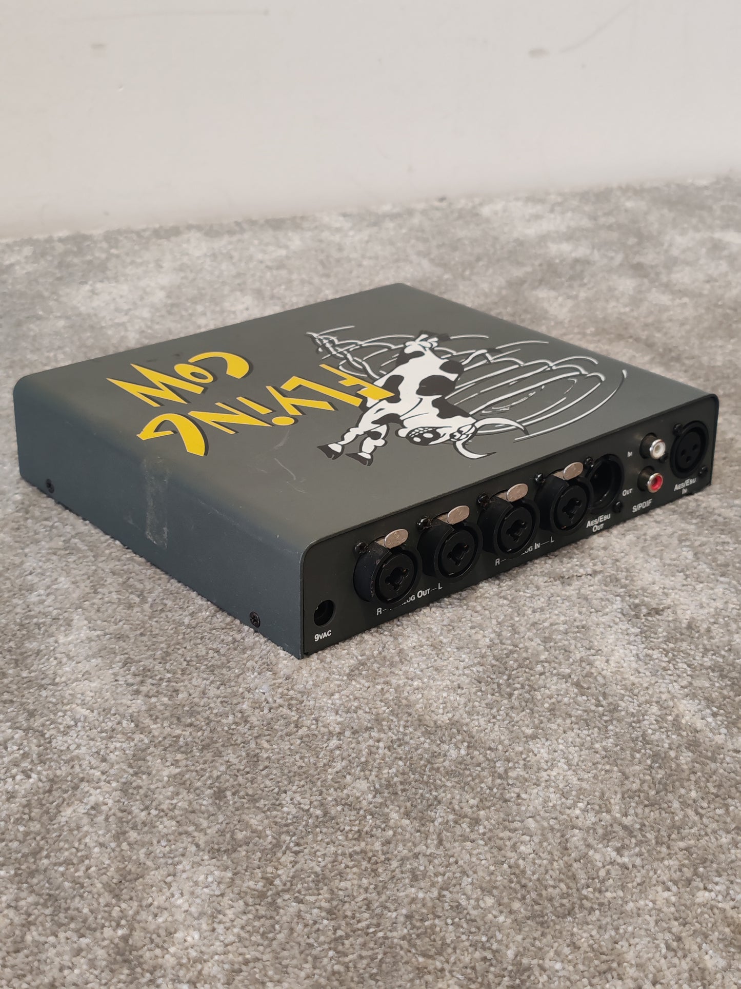 Midiman Flying Cow Analog TO Digital And Digital TO Analog Audio Converter - Compact Audio Interface - Very Good