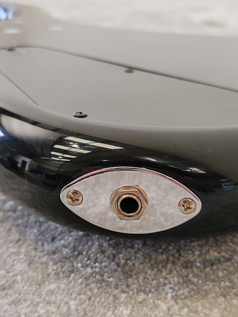 Jackson Concert C20 4 String Bass Guitar with Official Soft Case – Excellent Condition - Image 6