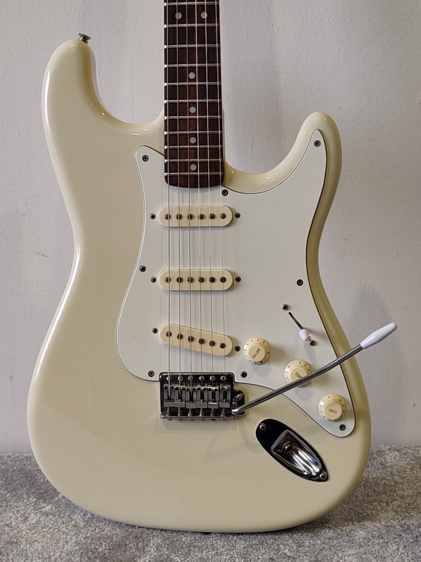 Francis Stratocaster Electric Guitar – Vintage-Style Tone,Very Good Condition