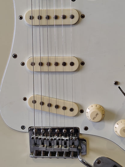 Francis Stratocaster Electric Guitar – Vintage-Style Tone,Very Good Condition