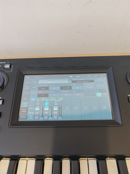 Yamaha MODX6 Synthesizer – AWM2 & FM-X Engines – Mint w/ Manual, Power Supply & Original Box