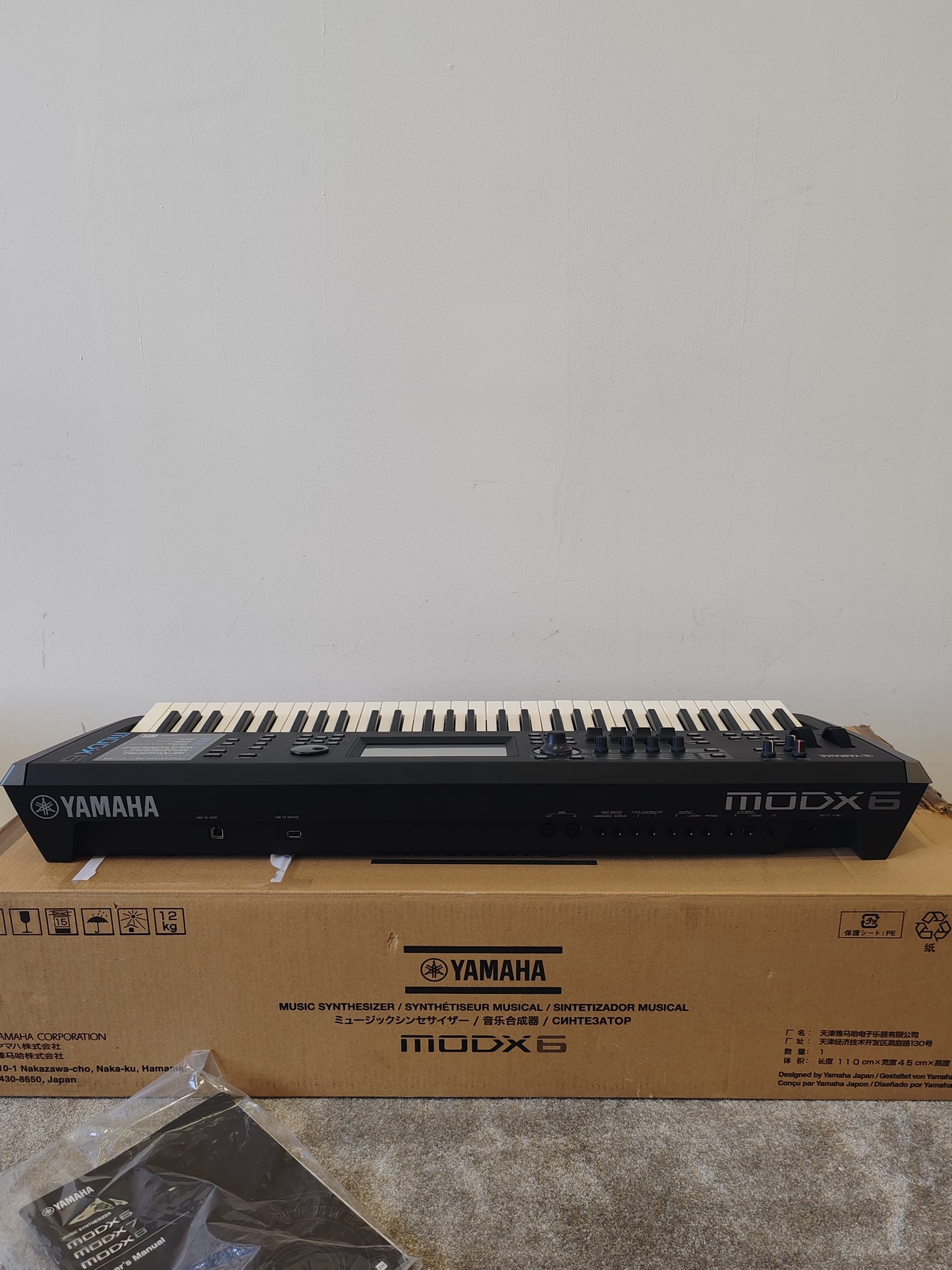 Yamaha MODX6 Synthesizer – AWM2 & FM-X Engines – Mint w/ Manual, Power Supply & Original Box