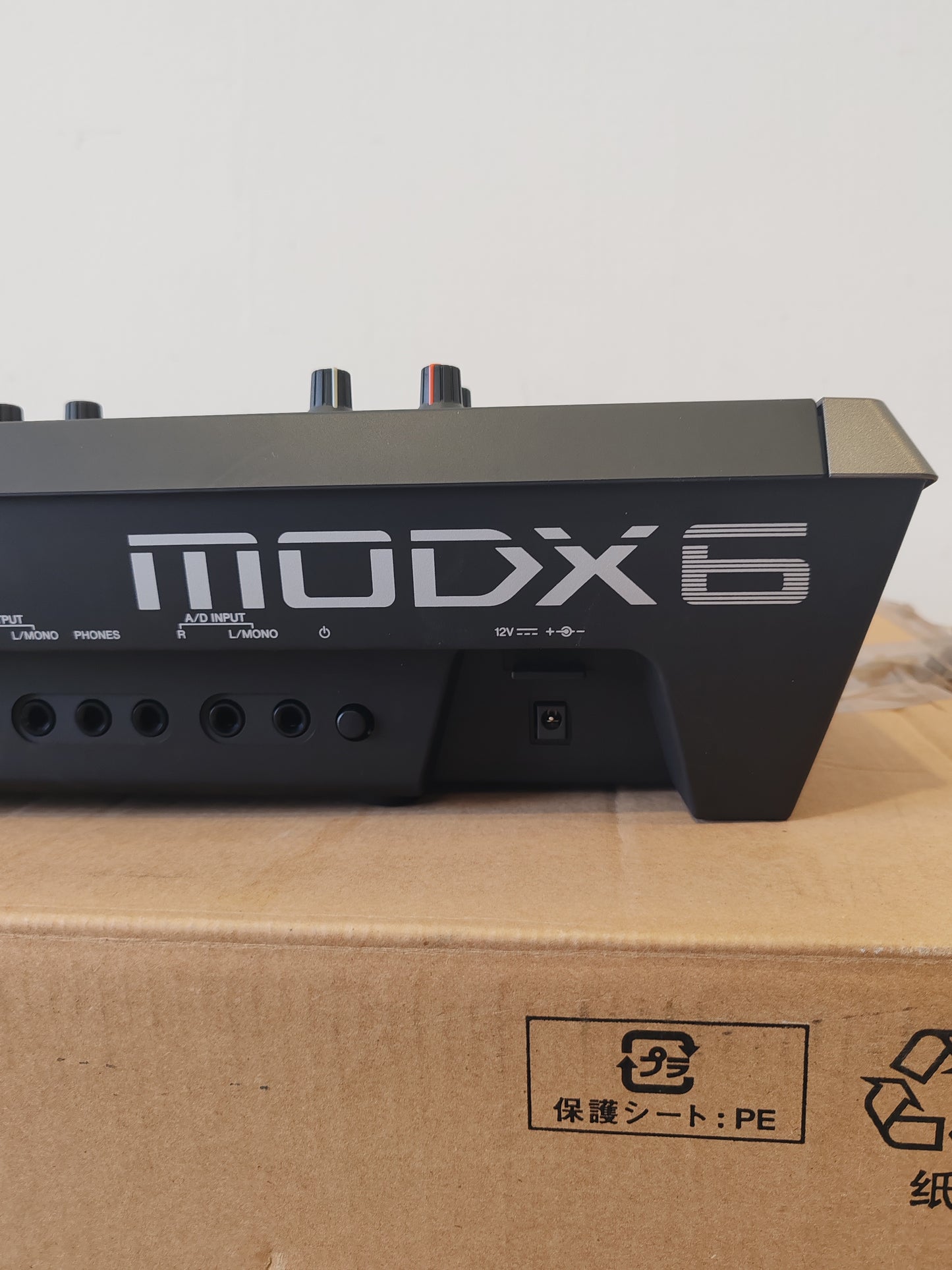 Yamaha MODX6 Synthesizer – AWM2 & FM-X Engines – Mint w/ Manual, Power Supply & Original Box
