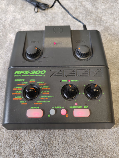 Zoom RFX-300 Multi-Effects Processor – Excellent Condition w/ Original Box
