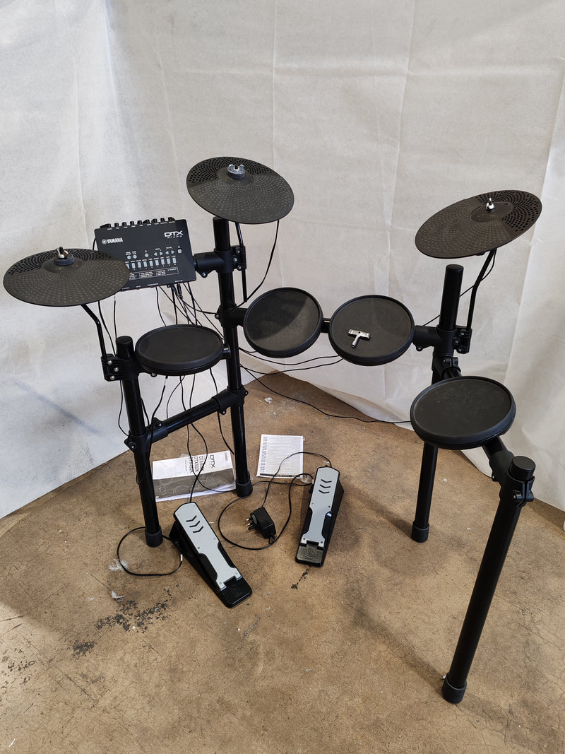 Yamaha DTX402K Electronic Drum Kit – Mesh Pads, Built-In Coaching – Excellent w/ Kick, Power Supply & Manual - Image 1