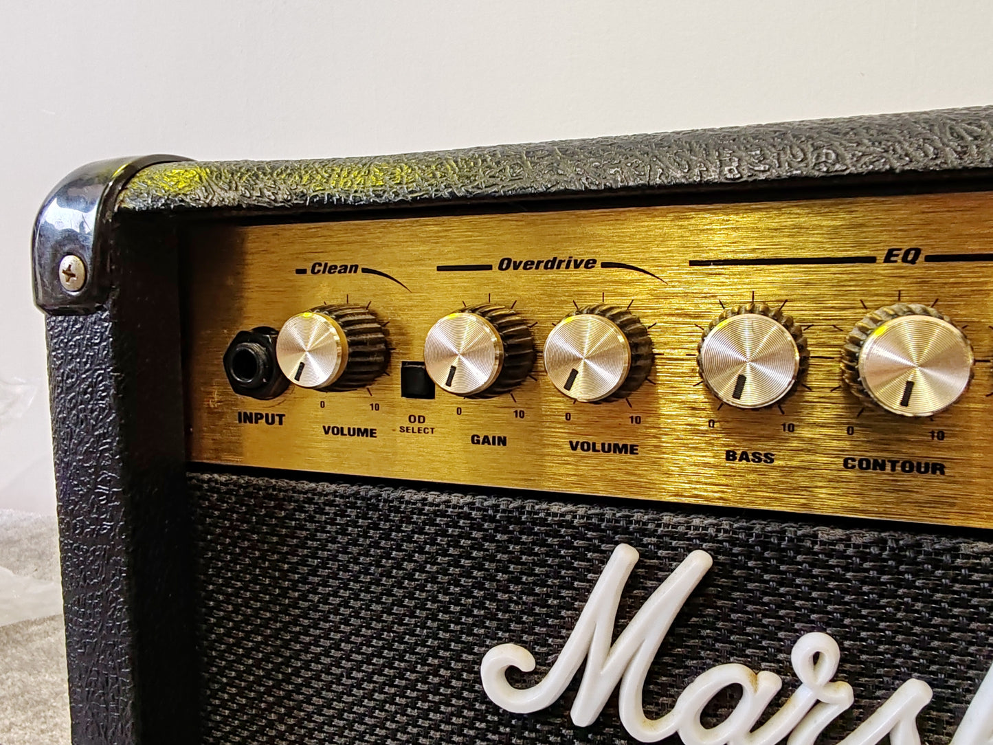 Marshall MG15CDR – 15W Guitar Combo Amp – Reverb & Emulated Output – Very Good