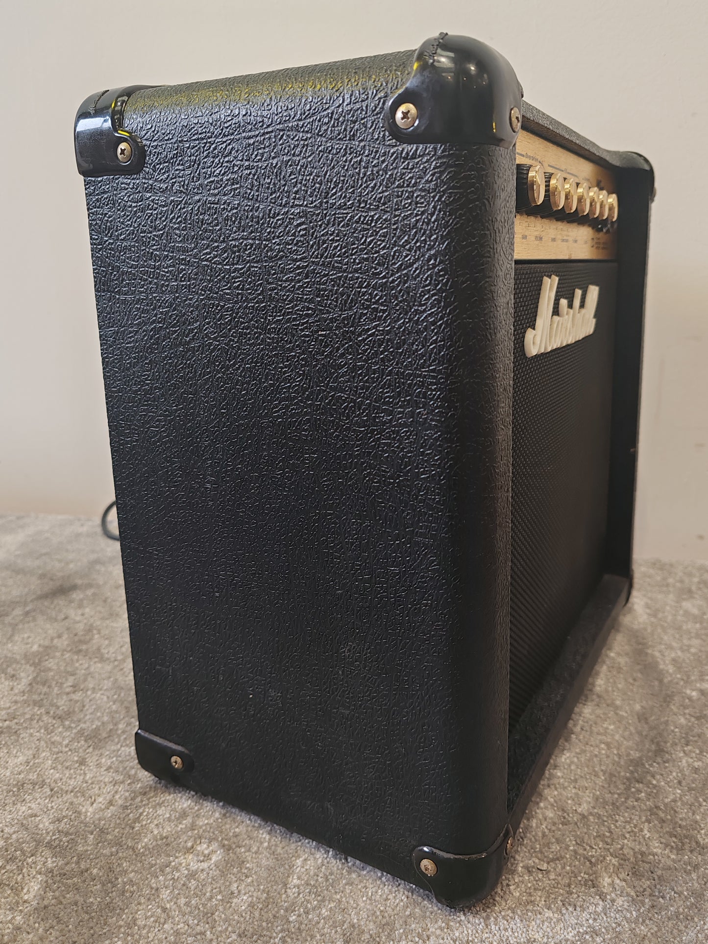Marshall MG15CDR – 15W Guitar Combo Amp – Reverb & Emulated Output – Very Good
