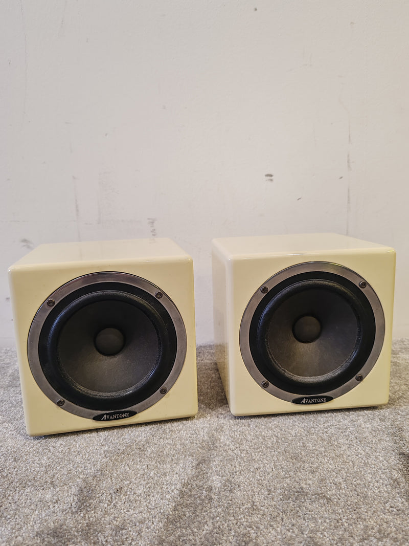 Avantone MixCube Pair of Speakers  - Full-Range Audio, Passive - Very Good - Image 1
