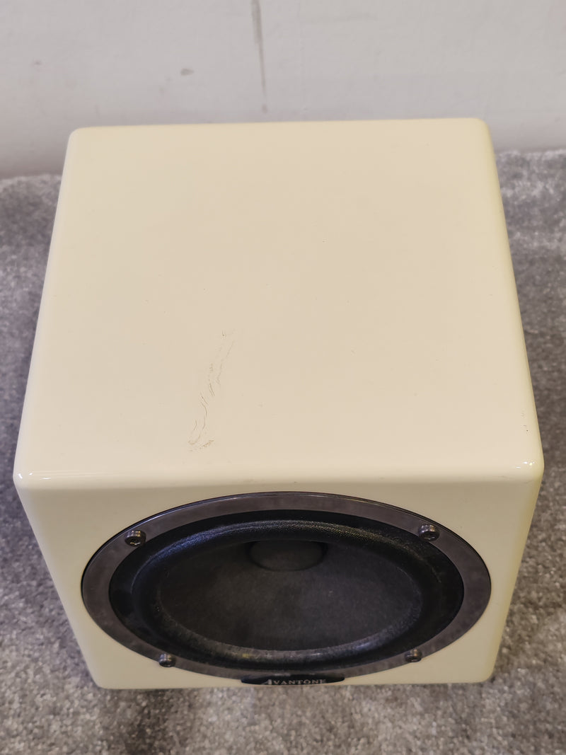 Avantone MixCube Pair of Speakers  - Full-Range Audio, Passive - Very Good - Image 5