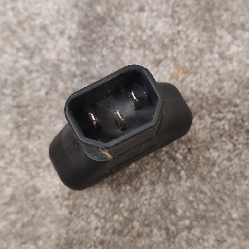 IEC C14 TO Dual C13 Y-splitter Power Adapter - Power Distribution Accessory - Durable Construction - Very Good - Image 3