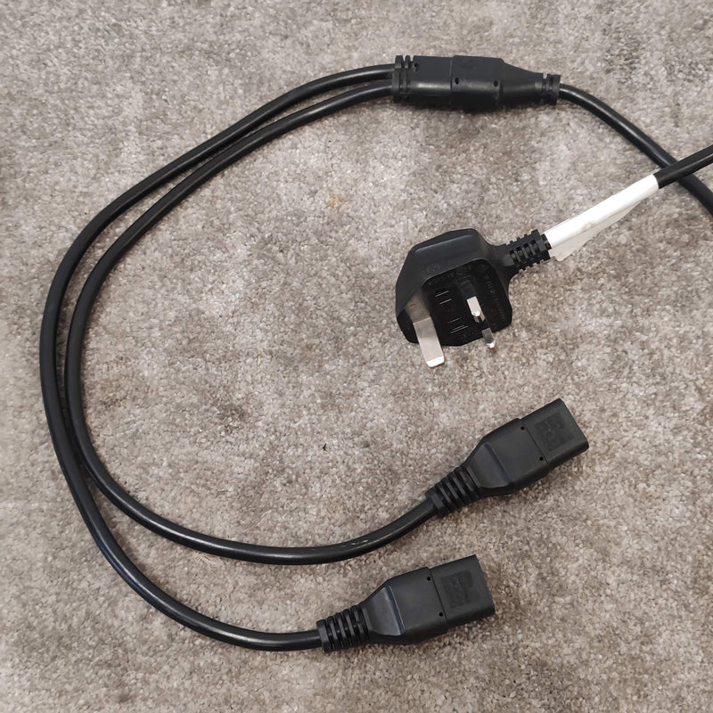 UK 3-Pin Plug to Dual IEC C13 Power Splitter Cable – BS 1363 Mains to 2x Kettle Leads for PC, Monitor, Server, UPS - Image 1