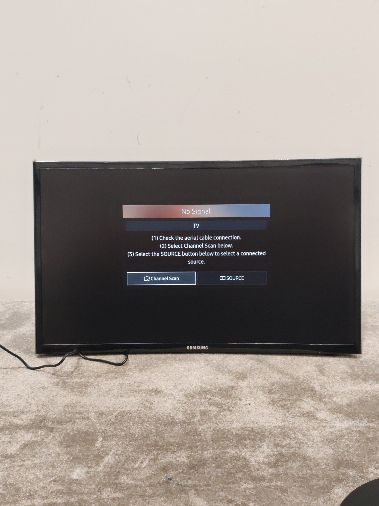 Samsung V24F39S - Curved LED Monitor - Excellent w/ Original Box & Power Supply (Read condition note)